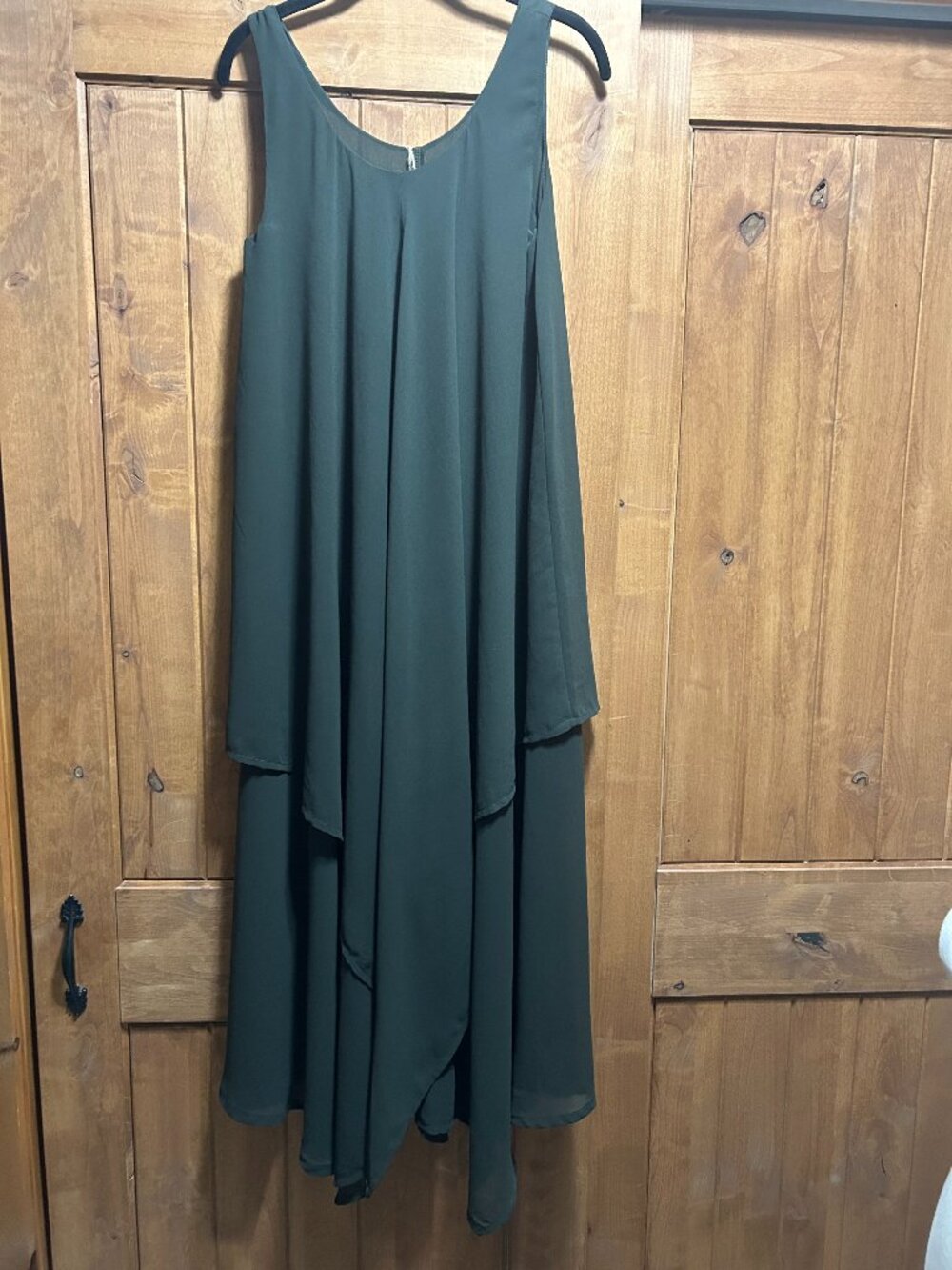 NWT Green Gray Grecian Flowy Wedding Guest Black Tie Draped Tiered Dress Size M